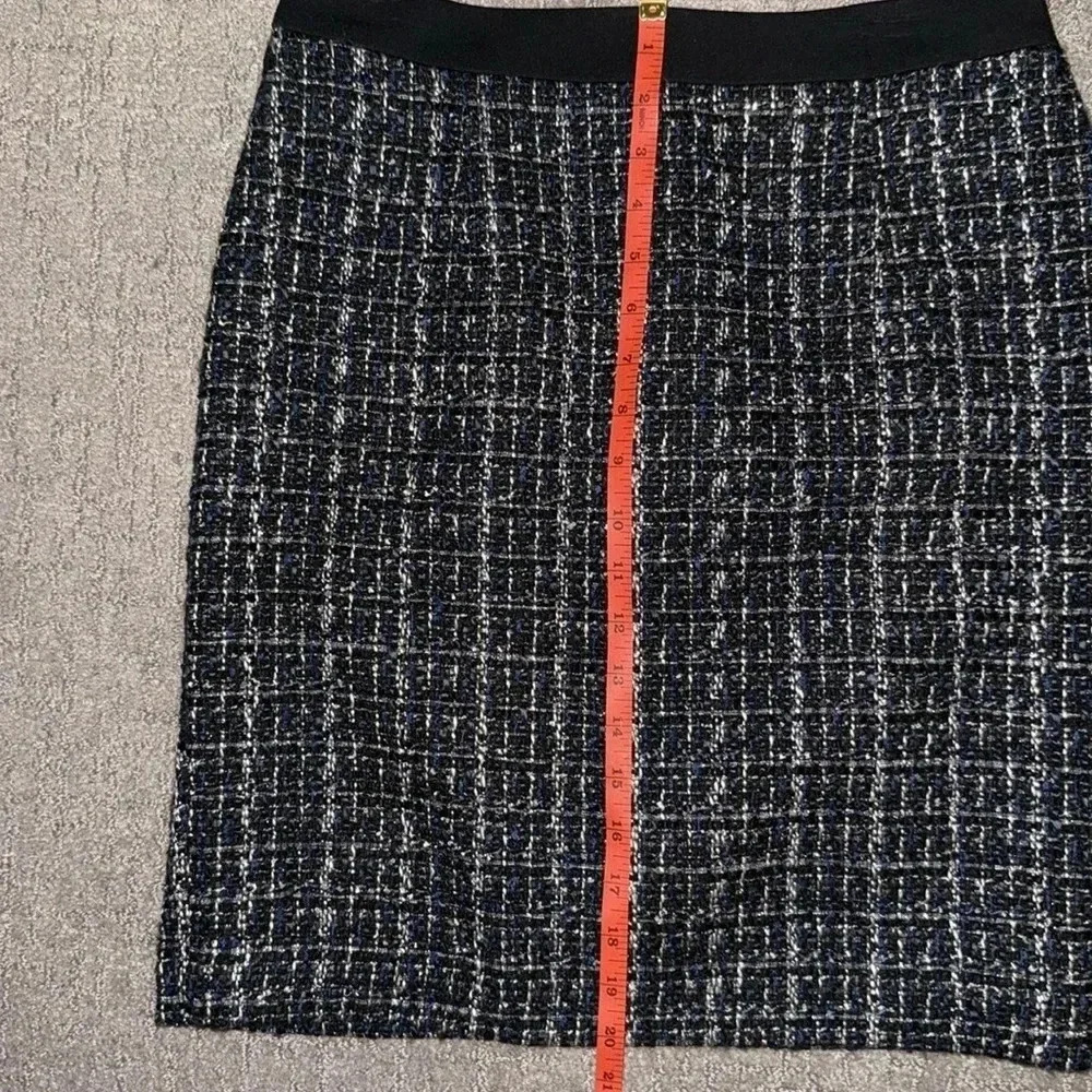 White House Black Market | Wool blend Pencil Skirt, size 4. - Picture 13 of 13